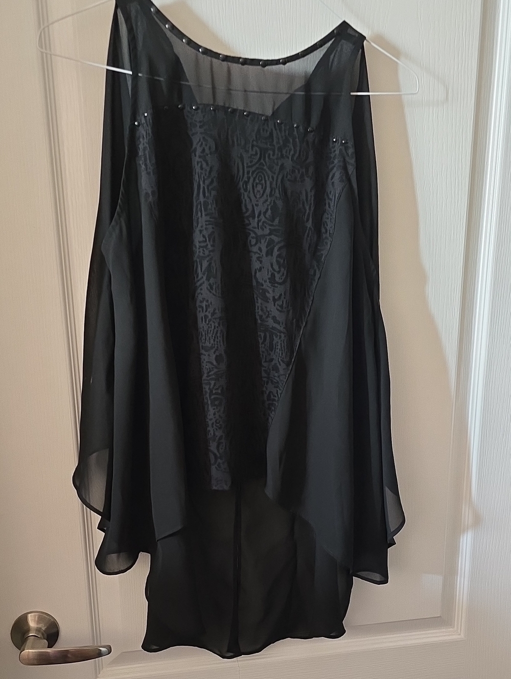 Kenneth Cole Reaction Black Embellished Chiffon Blouse Size Small.